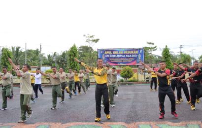Tingkatkan Soliditas, TNI-Polri di Kaur Lomba Voli dan Senam Bersama