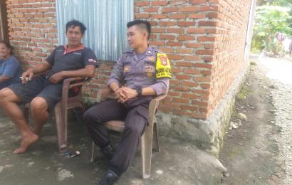Sambang Warga, Bhabinkamtibmas Polsek Seginim Ajak Warga Bijak Tanggapi Berita Hoax Penculikan