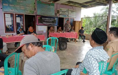Bhabinkamtibmas Polsek Pino Raya  Bengkulu Hadiri Musdes