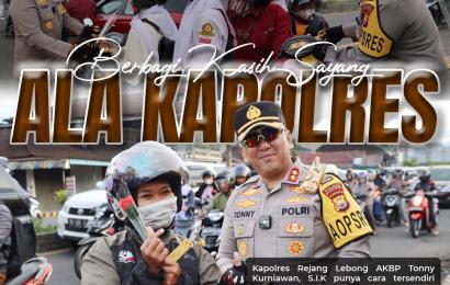 Polres Rejang Lebong Bagikan Coklat dan Bunga ke Pengguna Jalan