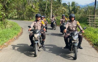 Bersama Bhabinkamtibmas, Polsek Lebong Selatan Gelar Patroli 