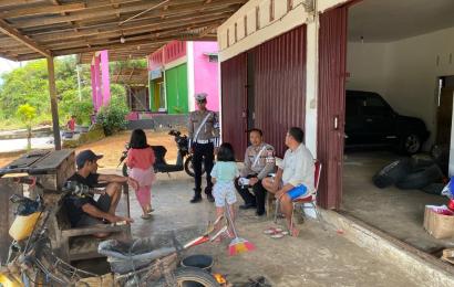 Penerangan Keliling, Satlantas Polres Lebong Datangi Sopir Angkot dan Bengkel Motor
