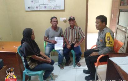 Bhabinkamtibmas di Mukomuko Damaikan Warga yang Terlibat Laka Lantas 