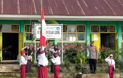 Police Goes To School, Kanit Binmas Polsek Sindang Kelingi Jadi Pembina Upacara Sekolah Dasar