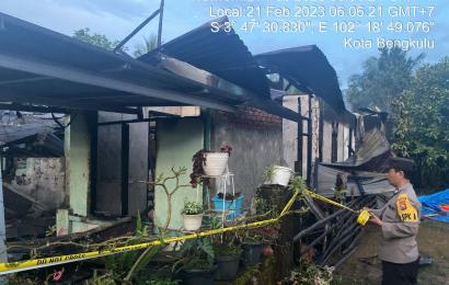 2 Unit Rumah Terbakar, Piket Polresta Bengkulu Sigap Lakukan Pengamanan