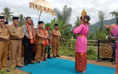 Hadiri Musrenbangcam, Kapolsek Lebong Utara Disambut Tari Penyambutan