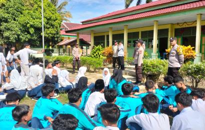 Polsek Lubuk Pinang Polres Mukomuko Sosialisasikan Tertib Berlalu Lintas dan Stop Penggunaan Knalpot Brong