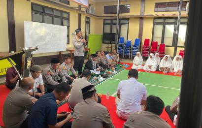 Tingkatkan Iman dan Taqwa, Polres Bengkulu Tengah Peringati Isra Miraj dengan Tausyiah