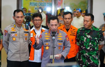 Kapolri Tinjau Evakuasi Kapolda Jambi dan Rombongan, Apresiasi Kerja Keras Tim Gabungan 