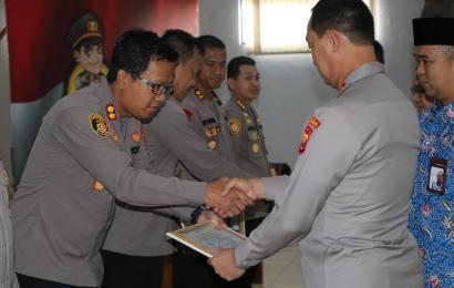 Polres Mukomuko Terima Penghargaan Dari Ombudsman RI