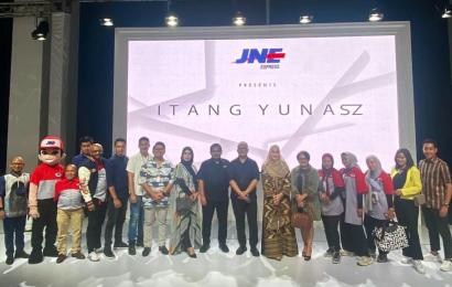 JNE Berkolaborasi Dengan Itang Yunasz dalam menyambut Ramadan dan Hari Raya 