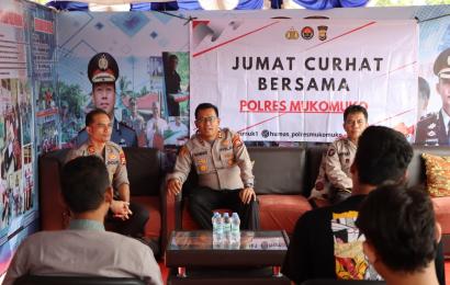 Jumat Curhat, Kapolres Mukomuko Tampung Keluhan Pedagang Pasar 