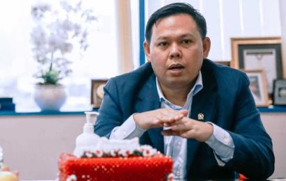 Sultan  B Najamudin 
