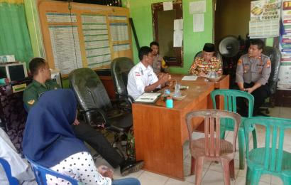 Bersama Babinsa, Polsek Pino Raya Amankan Mediasi Perselisihan Pemilihan BPD