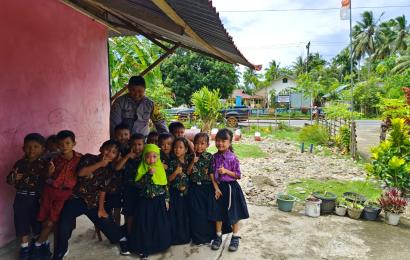 Polisi Sahabat Anak, Bhabinkamtibmas Sambang ke Paud Desa Padang Jawi Bengkulu Selatan 