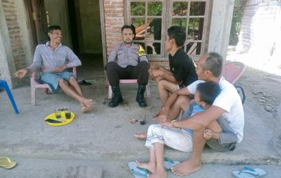 Dekatkan Diri dengan Masyarakat, Bhabinkamtibmas Polsek Seginim Laksanakan Sambang