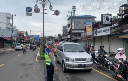 Strong Point, Personel Satlantas Polres Rejang Lebong Atur Lalu Lintas 