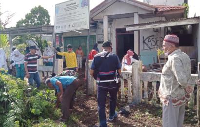 Bhabinkamtibmas Polsek Teluk Segara Ikuti Gotong Royong Bersama Warga