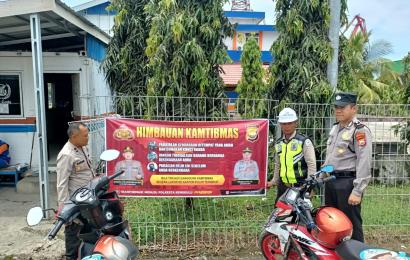Patroli Dialogis Personel KSKP, Pasang Spanduk Imbauan Kamtibmas Dikawasan Pelabuhan Pulau Baai