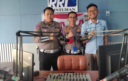 Wujudkan Kamseltibcar Lantas Kaur, Polres Kaur Sosialisasi Di Radio