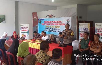 Bhabinkamtibmas Polsek Kota Manna Monitoring Penyaluran BLT-DD  