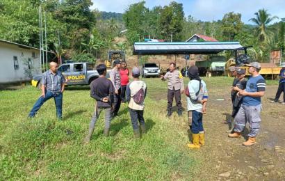 Polsek Lebong Utara Cek Lokasi dan Pembuatan Pagar PT TME