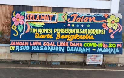 Sempat Viral Di Media Soaial, Papan Bunga Penyambutan Tim KPK Ini Raib Di Lokasi Bandara Fatmawati