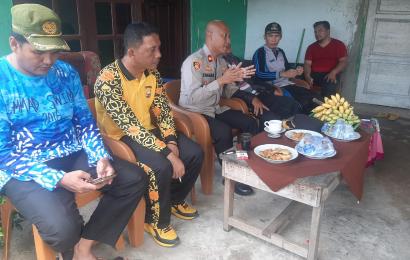 Jumat Curhat Polres Kaur Dilaksanakan di Rumah Kades Tetap