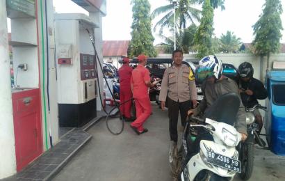 Personel Polsek Lebong Utara Monitoring dan Kontrol SPBU