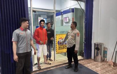 Polsek Muara Bangkahulu Saat Imbau Serurity BRI Waspadai Orang Mencurigakan