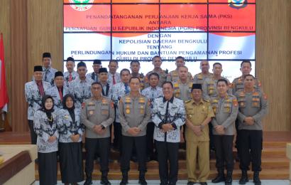 Kapolresta Bengkulu Hadiri Penandatanganan Perjanjian Kerja Sama PGRI Tentang Perlindungan Hukum Profesi Guru