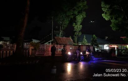 Personel Polres Rejang Lebong Saat Patroli Malam