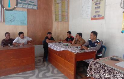 Bhabinkamtibmas Polsek Lebong Selatan Hadiri Musyawarah Penjaringan Penerima BLT DD