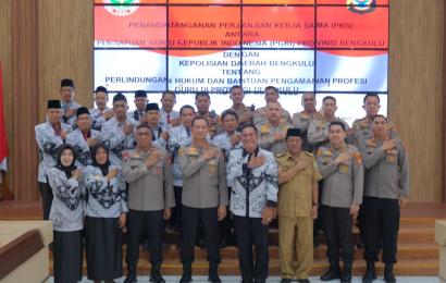 Kapolres Bengkulu Selatan  Hadiri Penandatanganan Naskah Perjanjian Kerja Sama Dengan PGRI Provinsi Bengkulu