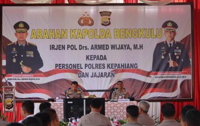 Kunker ke Polres Kepahiang, Kapolda Bengkulu Disambut Polcil dan Tarian Adat