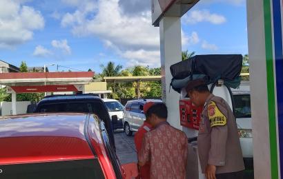 Bhabinkamtibmas Sampaikan Imbauan Kamtibmas Saat Sambangi SPBU, 