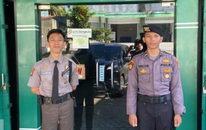 Personil Polsek Puri Hijau Saat Patroli Dialogis di Objek-Objek Vital 