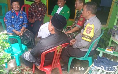 Bhabinkamtibmas Polsek Sukaraja Sambang ke Tokoh Agama dan Tokoh Masyarakat