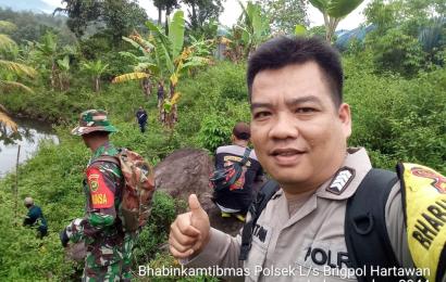 Polsek Lebong Selatan Lakukan Pengamanan Pemasangan Patok Tapal Batas Perusahaan dan Lahan Warga