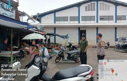 Polsek Lebong Utara Saat Patroli di Pasar Tradisional