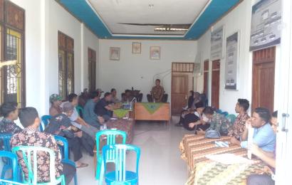 Bhabinkamtibmas Polsek Lebong Utara Hadiri Musdessus Penetapan BLT DD