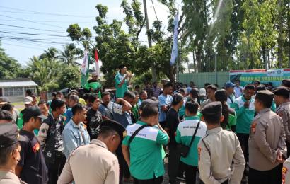 71 Personil Polresta Bengkulu Amankan Aksi Unjuk Rasa Serikat Buruh Bongkar Muat Barang