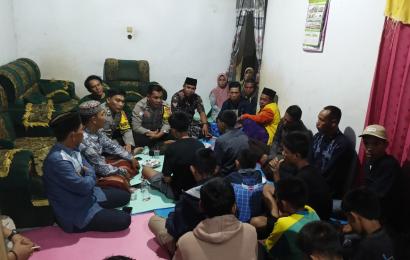 Bhabinkamtibmas Polsek Manna dan Bhabinkamtibmas Polsek Pino Laksanakan Problem Solving 