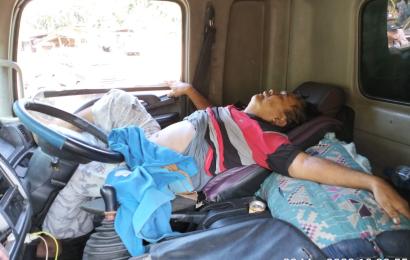 Sopir Ekspedisi Meninggal Dunia Didalam Mobil yang Terparkir di Seluma