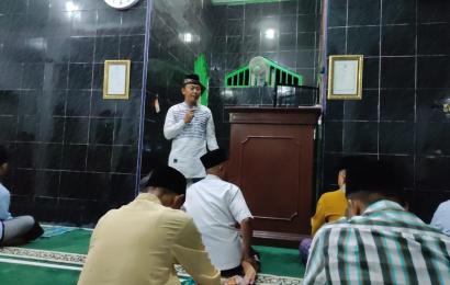 Kapolsek Semidang Alas Isi Kultum di Masjid Nurul Iman