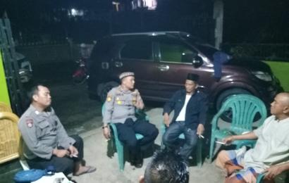 Diskusi Malam Kapolsek Batik Nau Sambangi Warga