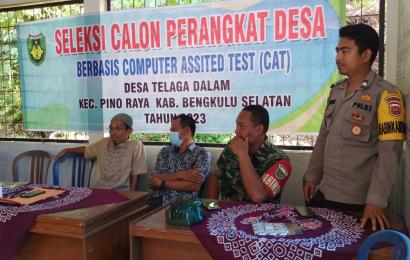 Bhabinkamtibmas Kawal Seleksi Perangkat Desa Telaga Dalam 