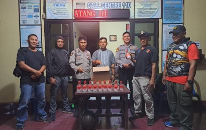 Ciptakan Rasa Aman dan Nyaman di Bulan Suci Ramadan, Polsek Seginim Amankan Puluhan Botol Miras
