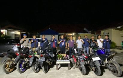 Razia Kafe dan Tempat Hiburan, Polisi Amankan Miras dan 7 Sepeda Motor