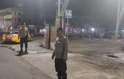 Polsek Teluk Segara Siagakan Personel Jaga Salat Tarawih di Masjid Jamik